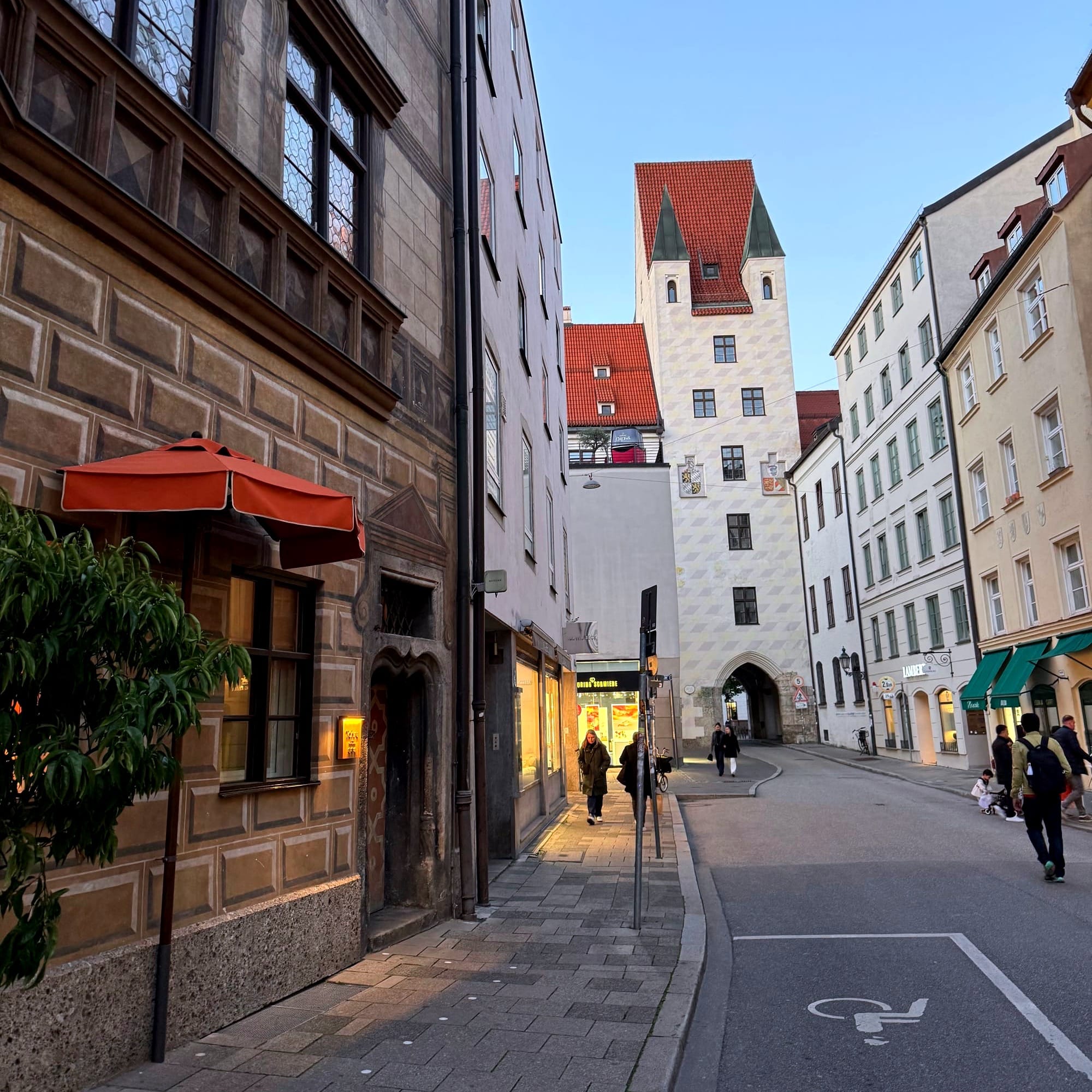 Tohru Burgstrasse Munich