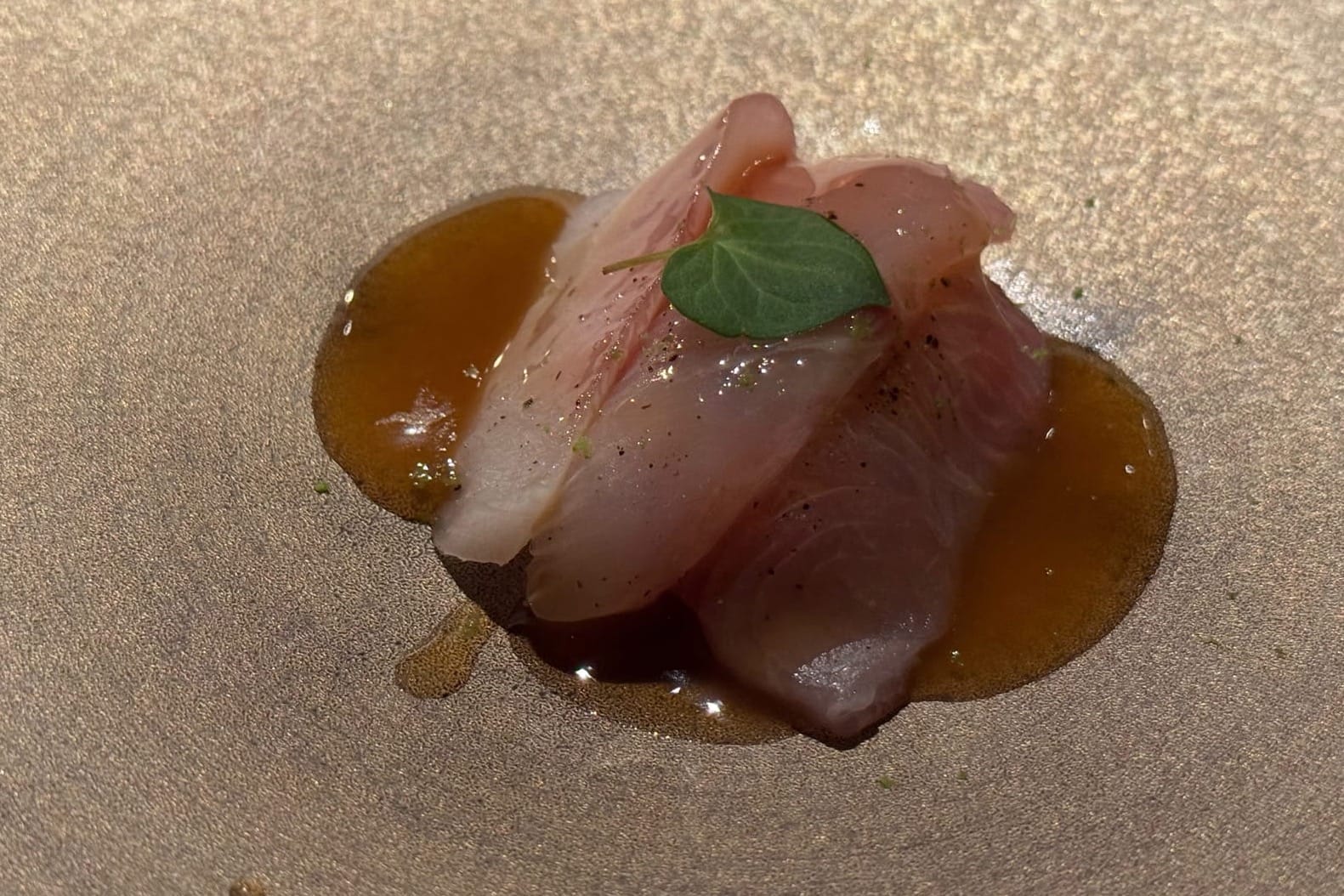 Smoked hamachi, roasted tomato essence and yuzu - Smoked Room Madrid