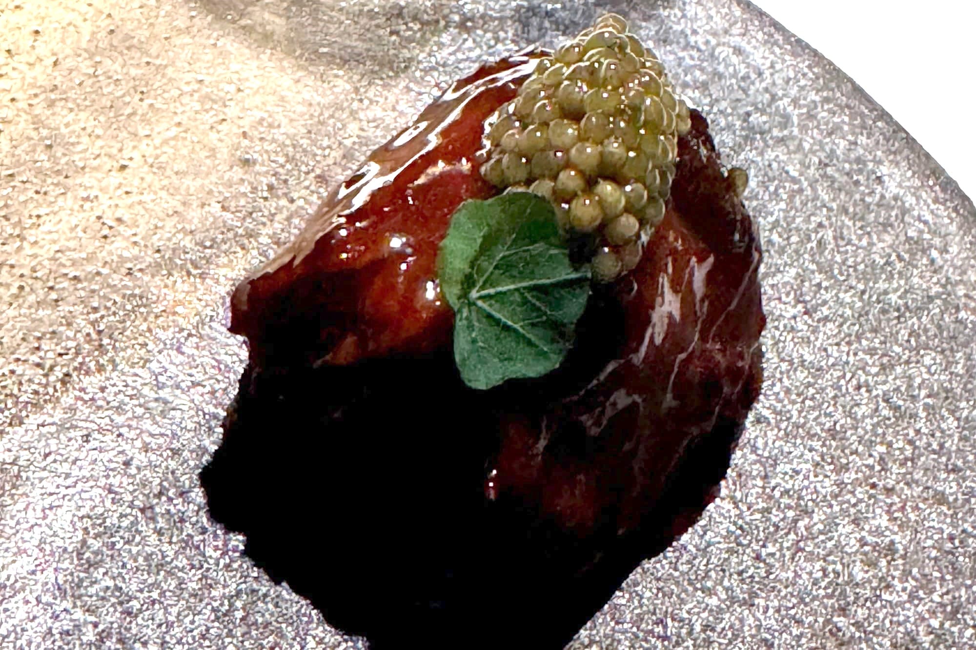 Tuna cheek, pig tail jus and smoked N25 caviar - Smoked Room Madrid