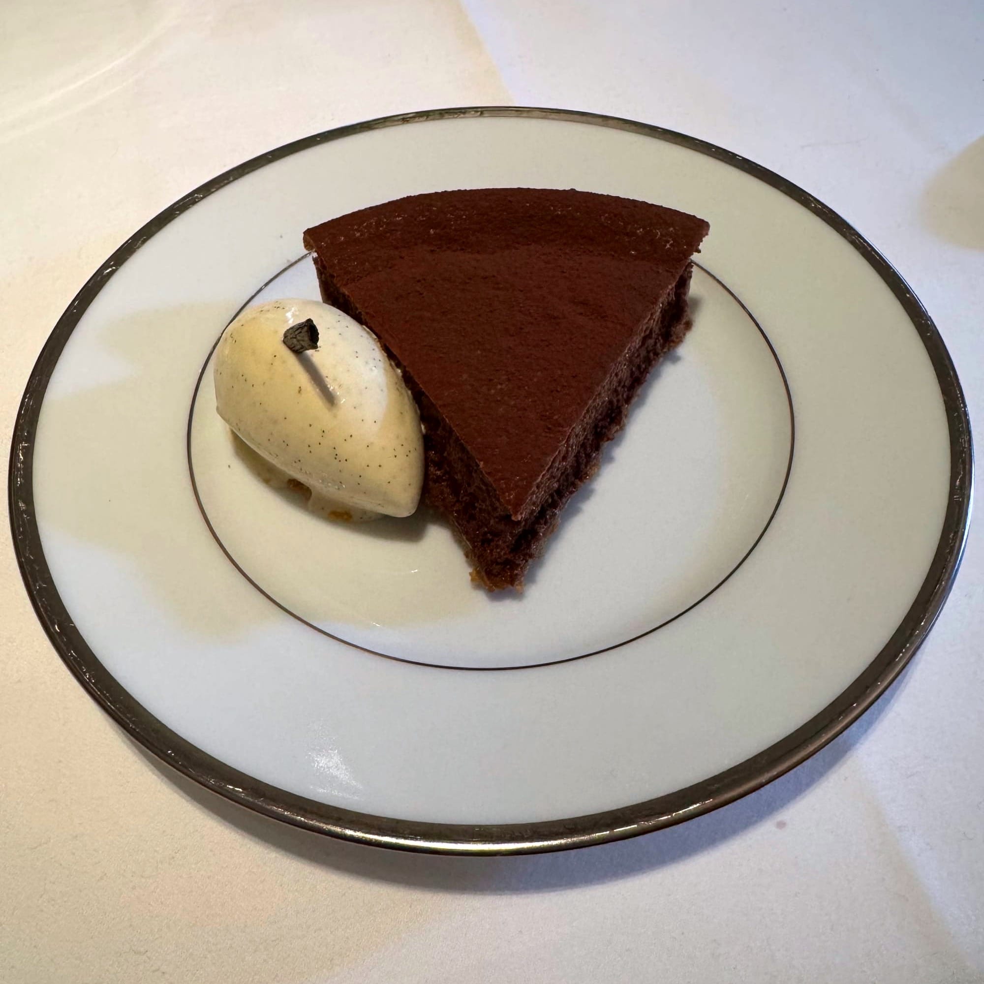 Chocolate taste at L'Ambroisie Paris